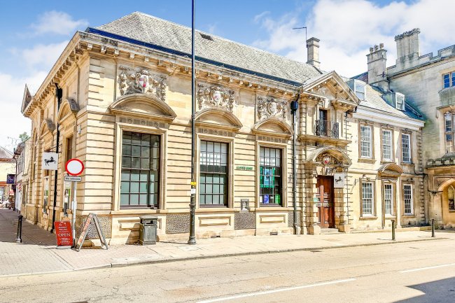 2 Northgate, Sleaford, Lincolnshire, NG34 7BL 8