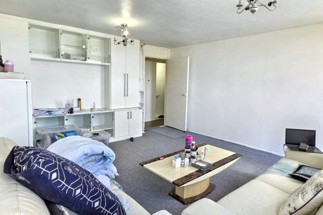 79 Bellamy House, 16 Biscoe Close, Hounslow, Middlesex, TW5 0UY 3