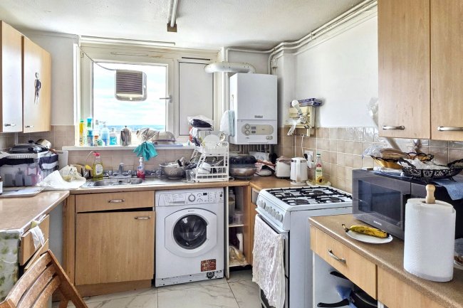 79 Bellamy House, 16 Biscoe Close, Hounslow, Middlesex, TW5 0UY 3