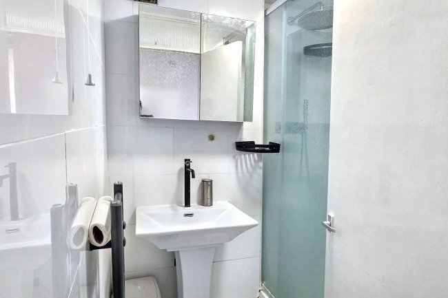 79 Bellamy House, 16 Biscoe Close, Hounslow, Middlesex, TW5 0UY 3