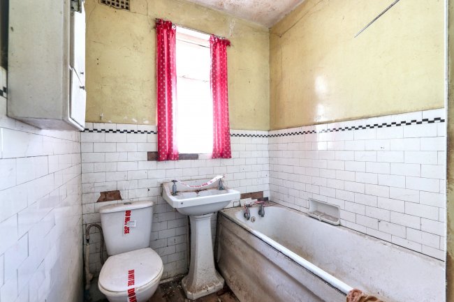 6 Old Wortley Road, Rotherham, South Yorkshire, S61 1NH 7