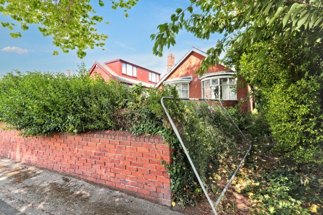 6 Old Wortley Road, Rotherham, South Yorkshire, S61 1NH 7
