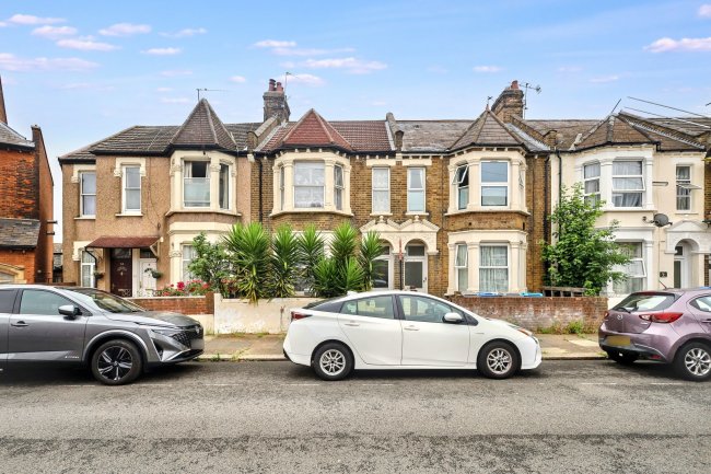 3 West Ella Road, London, NW10 9PT 4