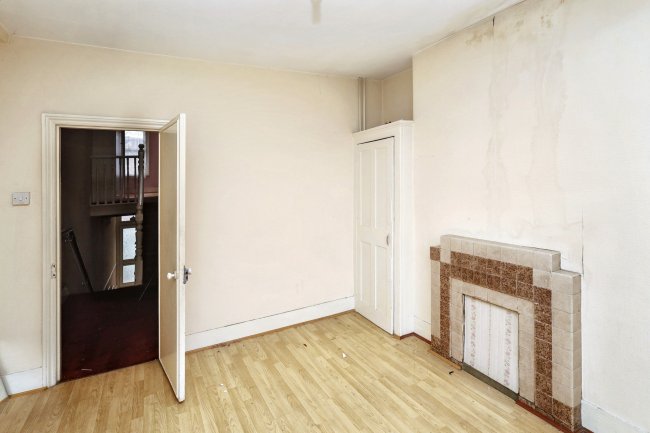 3 West Ella Road, London, NW10 9PT 4