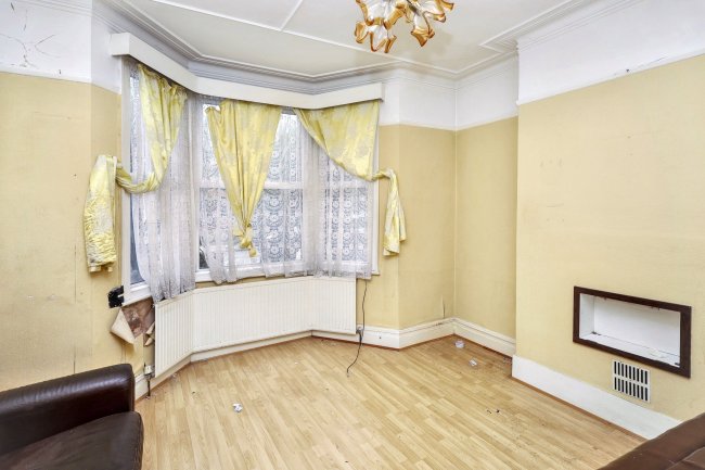 3 West Ella Road, London, NW10 9PT 4