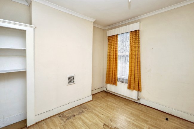 3 West Ella Road, London, NW10 9PT 4