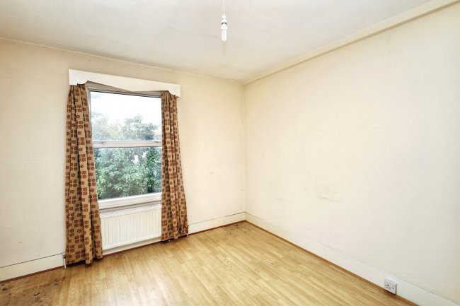 3 West Ella Road, London, NW10 9PT 4