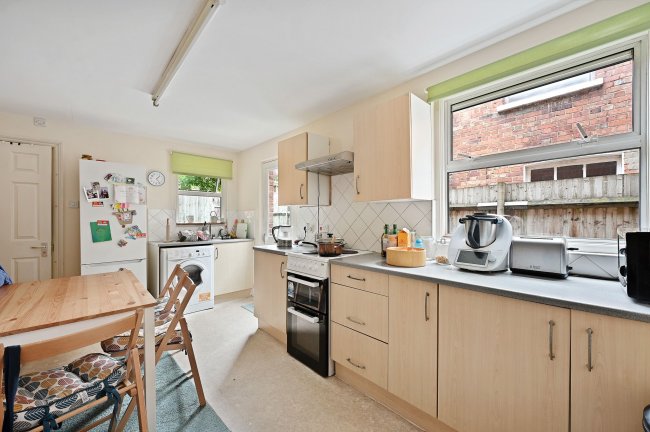 142 Becklow Road, London, W12 9HJ 9