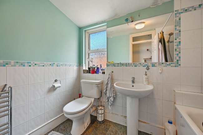 142 Becklow Road, London, W12 9HJ 9