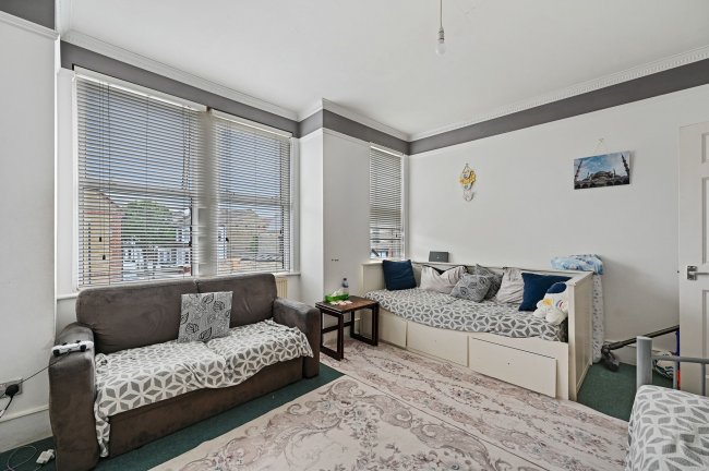 142 Becklow Road, London, W12 9HJ 9