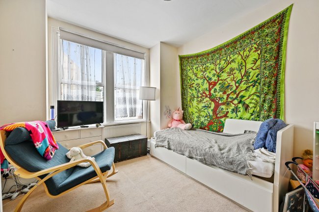 142 Becklow Road, London, W12 9HJ 9