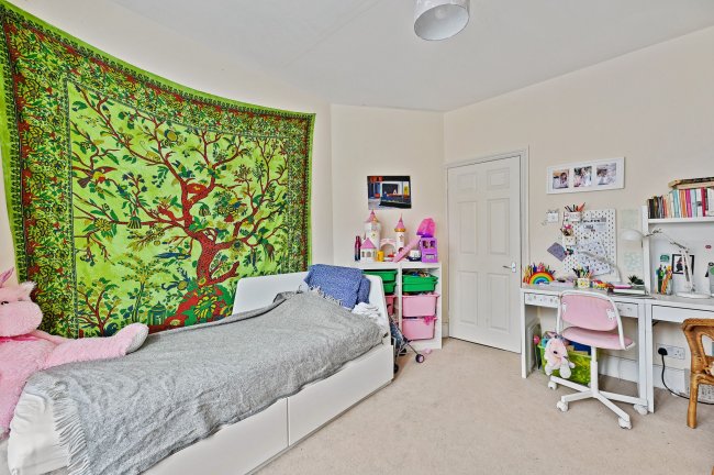 142 Becklow Road, London, W12 9HJ 9