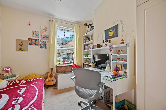 142 Becklow Road, London, W12 9HJ 9