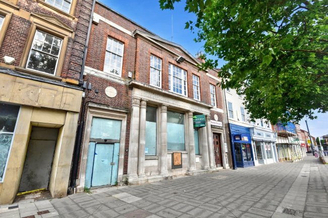 6 Market Place, Retford, Nottinghamshire, DN22 6HB 3