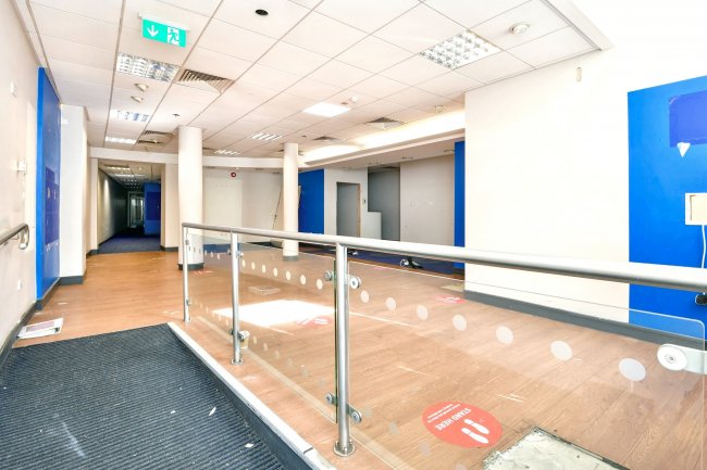 6 Market Place, Retford, Nottinghamshire, DN22 6HB 3