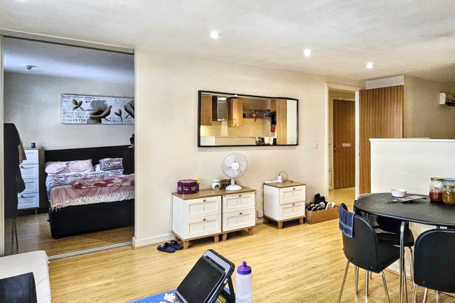 2 Paramount, Beckhampton Street, Swindon SN1 2SB 6