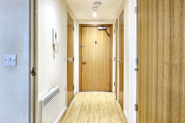 2 Paramount, Beckhampton Street, Swindon SN1 2SB 6