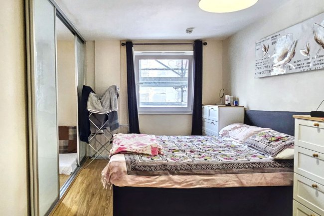 2 Paramount, Beckhampton Street, Swindon SN1 2SB 6