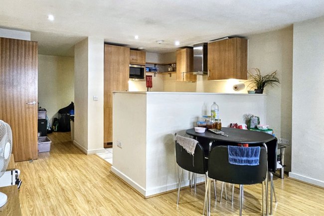 2 Paramount, Beckhampton Street, Swindon SN1 2SB 6