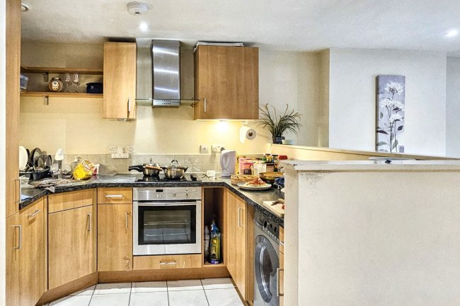 2 Paramount, Beckhampton Street, Swindon SN1 2SB 6