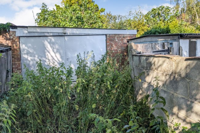 Land on the North West side of Oakfield Road, London N3 2QD 4