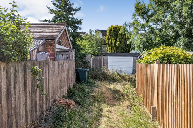 Land on the North West side of Oakfield Road, London N3 2QD 4