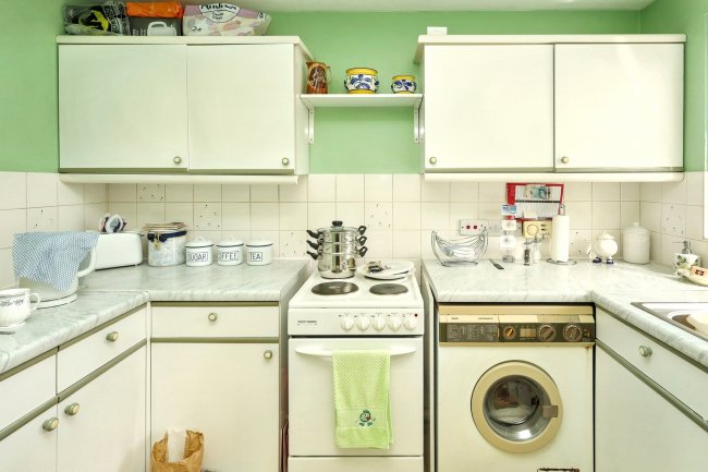 61 Laburnum Close, Friern Barnet, London, N11 3PA 3