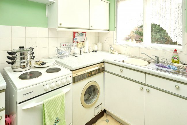 61 Laburnum Close, Friern Barnet, London, N11 3PA 3