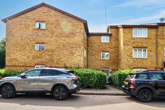 61 Laburnum Close, Friern Barnet, London, N11 3PA 3