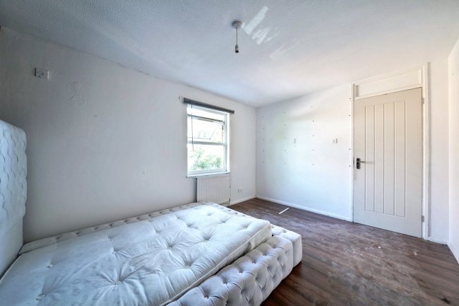 14 Routh Court, Feltham, TW14 8SJ 6