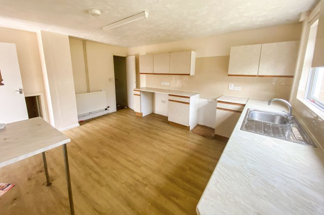 34 Clyffe Pypard, Swindon, Wiltshire, SN4 7PY 4