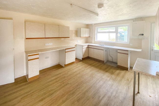 34 Clyffe Pypard, Swindon, Wiltshire, SN4 7PY 4