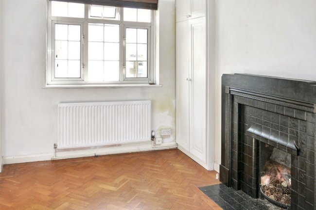 Flat 45 Macaulay Court, Macaulay Road, Clapham, London SW4 0QU 4