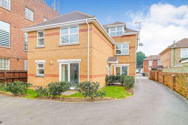 Flat 7, 9 Wycliffe Road, Bournemouth, Dorset  BH9 1JP 6