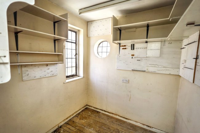 21 Bedford Crescent, Enfield, Middlesex, EN3 6JU 4