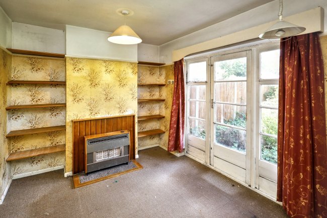 21 Bedford Crescent, Enfield, Middlesex, EN3 6JU 4