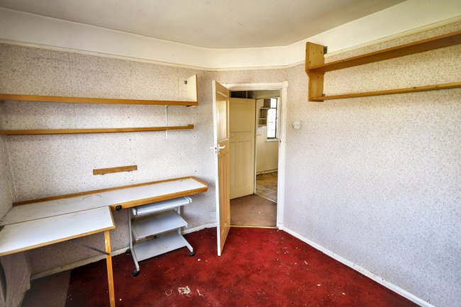 21 Bedford Crescent, Enfield, Middlesex, EN3 6JU 4