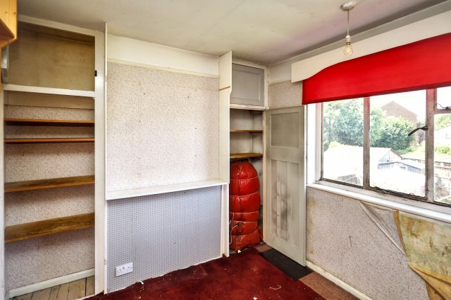 21 Bedford Crescent, Enfield, Middlesex, EN3 6JU 4