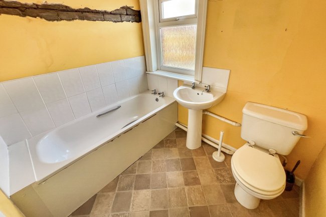 38 Woodland Road, Frome, Somerset, BA11 1LF 9