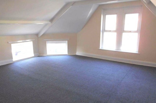 172 Holton Road, Barry, Wales CF63 4HN 6