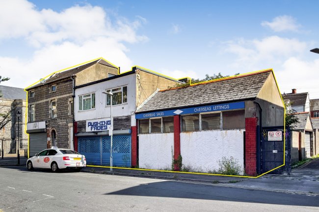 172 Holton Road, Barry, Wales CF63 4HN 6