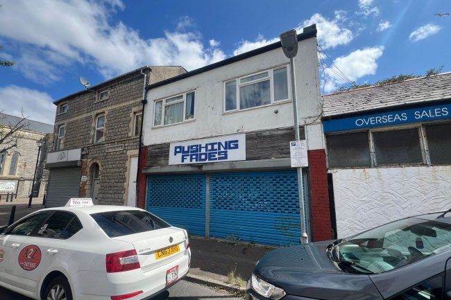 172 Holton Road, Barry, Wales CF63 4HN 6