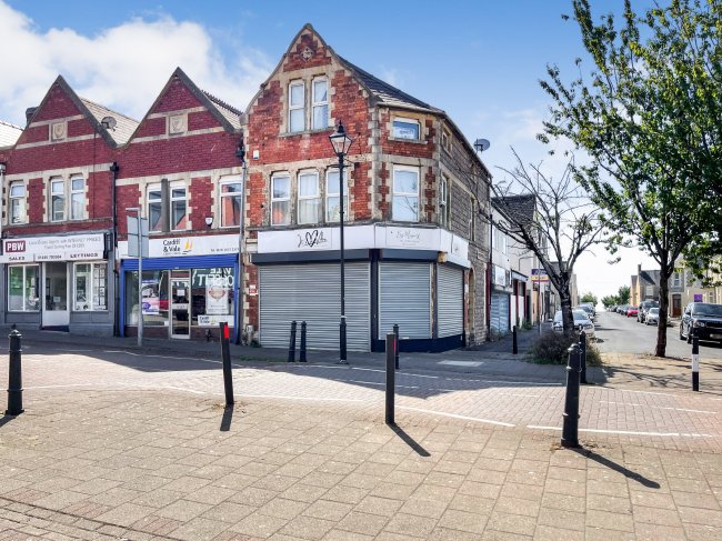 172 Holton Road, Barry, Wales CF63 4HN 6