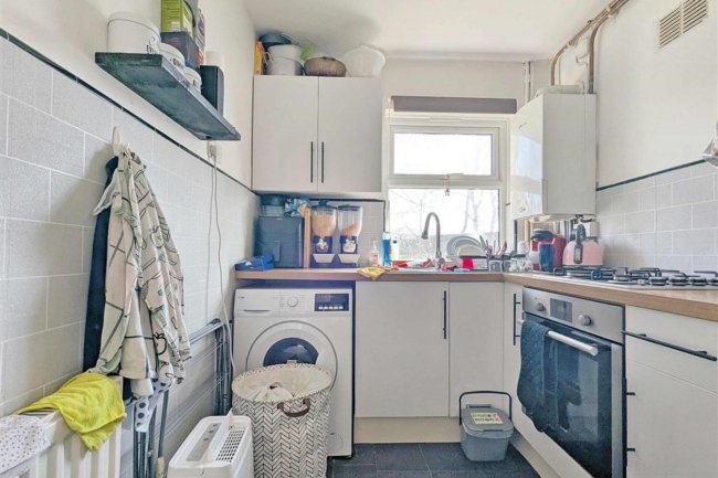 20 Lansdowne Court, Worcester Park, KT4 7ES 3