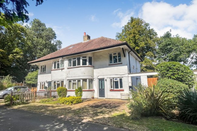 20 Lansdowne Court, Worcester Park, KT4 7ES 3