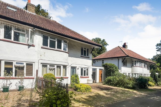 20 Lansdowne Court, Worcester Park, KT4 7ES 3