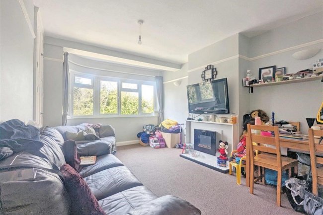 20 Lansdowne Court, Worcester Park, KT4 7ES 3