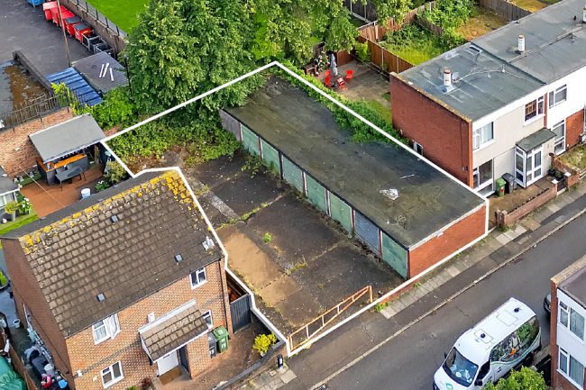 Garages Between 15 & 17 Aldersgrove Avenue, Mottingham Bromley SE9 4PH 9