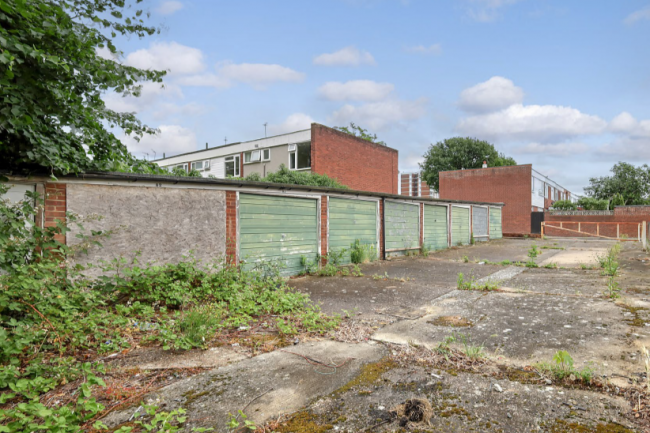 Garages Between 15 & 17 Aldersgrove Avenue, Mottingham Bromley SE9 4PH 9
