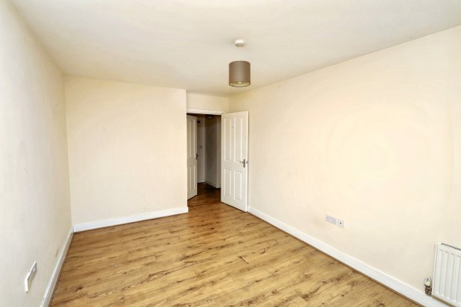 Flat 2 Invito House, 107 Bramley Crescent, Ilford, IG2 6JS 7